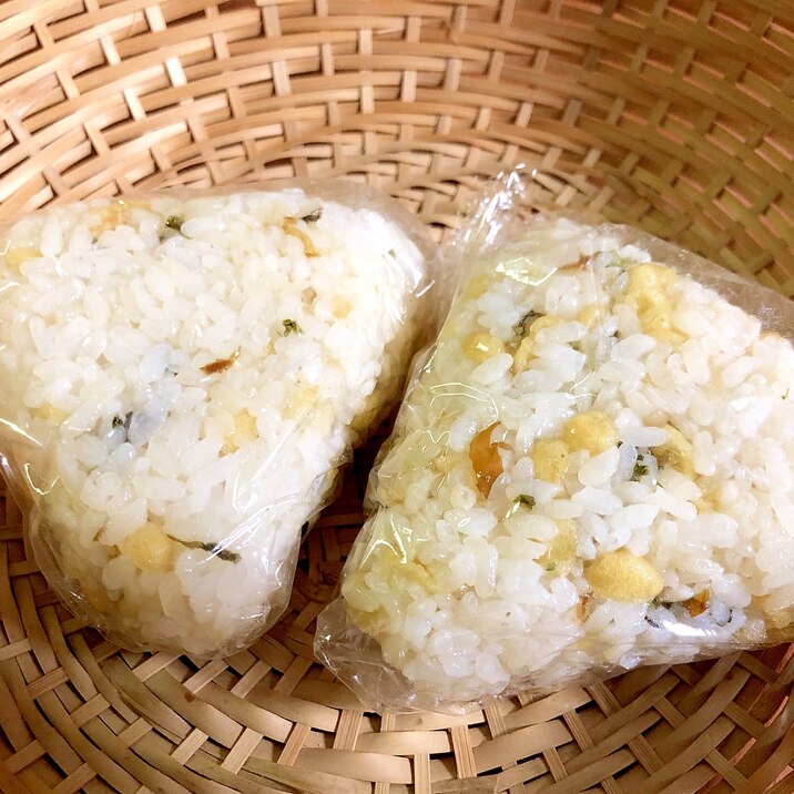 話題のコンビニ飯♪悪魔のおにぎり(天むすもどき)